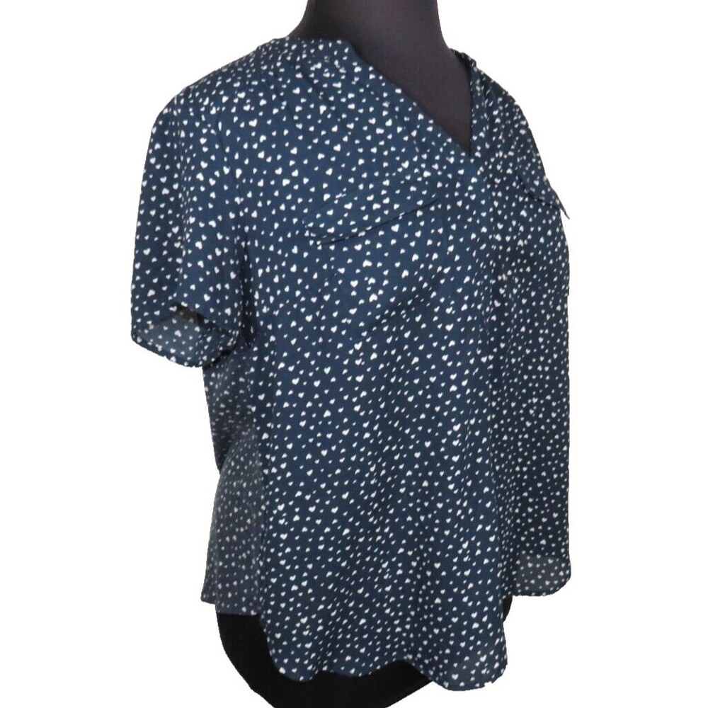 Torrid Women's Navy Heart Print Mixed Fabric Short Sleeve Blouse Plus 1X